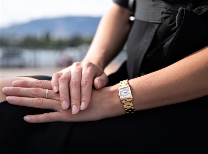 Obrazek Frederique Constant Classics Carrée Ladies