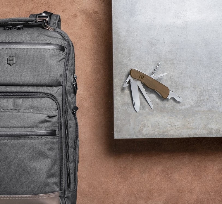 Obrazek Scyzoryk Victorinox Forester Wood, 111mm, orzech