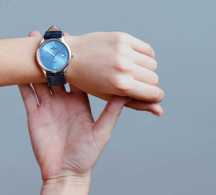 Obrazek Perrelet Weekend 3 Hands Ice Blue