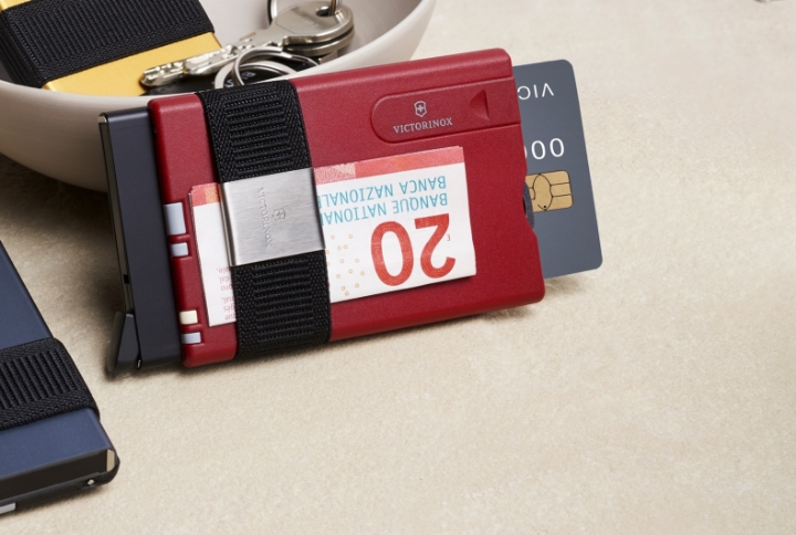 Obrazek Portfel Victorinox Smart Card - czerwony/czarny