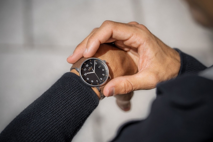 Obrazek Junghans Form A Titan