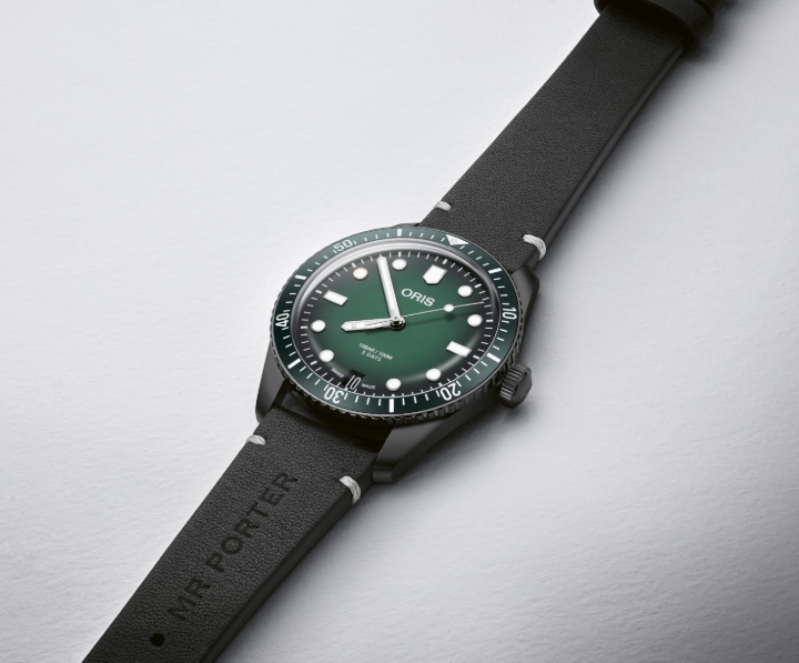 Obrazek Oris Divers 10 Years of Mr Porter Limited Edition