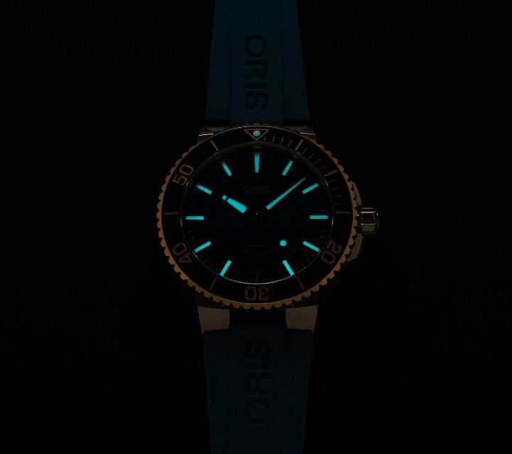 Obrazek Oris Aquis Date Calibre 400