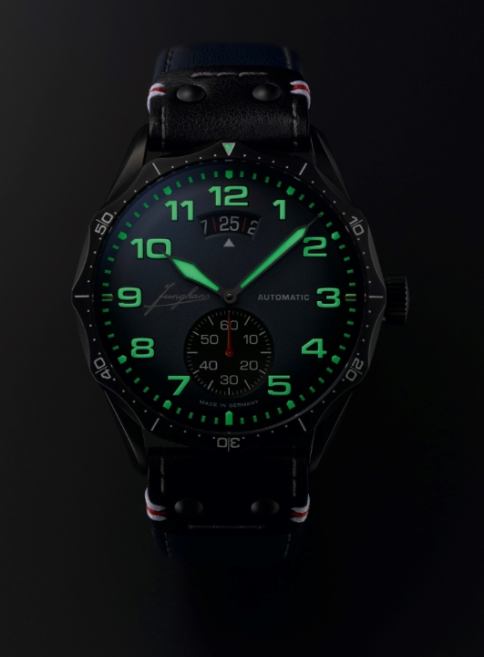 Obrazek Junghans Meister Pilot Automatic Navy Blue