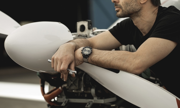 Obrazek Junghans Meister Pilot Chronoscope Desert