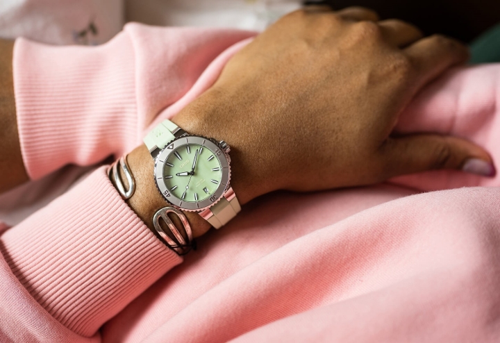 Obrazek Oris Aquis Date