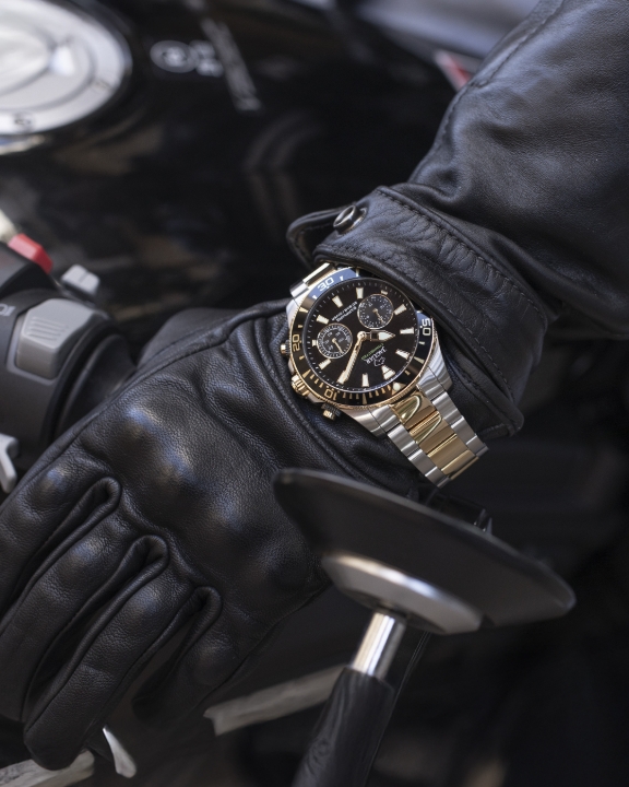 Obrazek Jaguar Executive Diver Hybrid