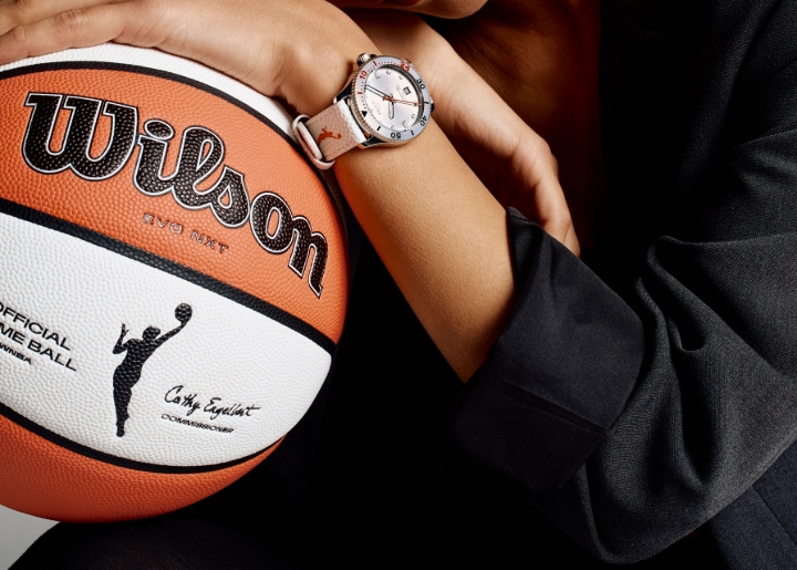Obrazek Tissot Seastar Wilson WNBA Special Edition