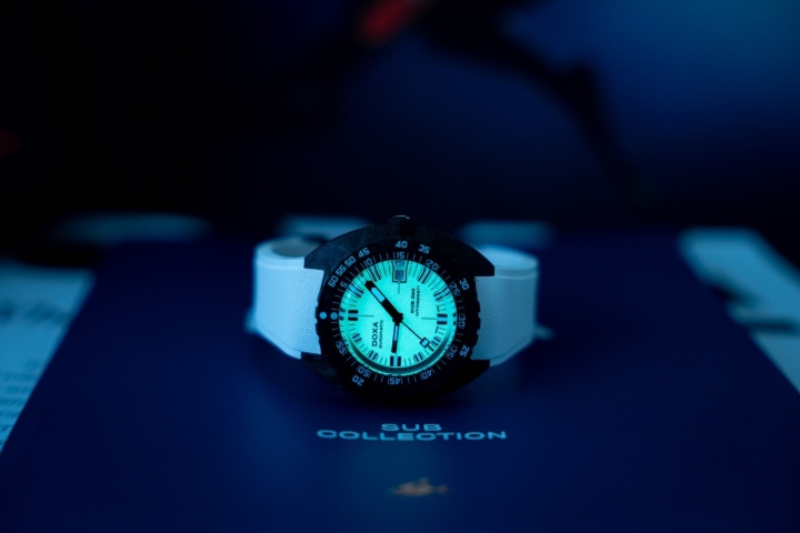 Obrazek DOXA Doxa SUB 300 Carbon Whitepearl