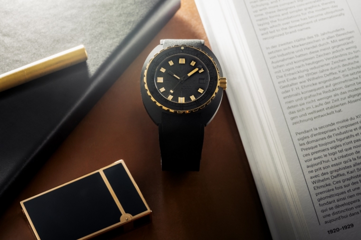 Obrazek DOXA Doxa SUB 300β Bezel+crown Au 750/1000