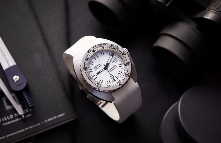 Obrazek DOXA Doxa SUB 300T Whitepearl