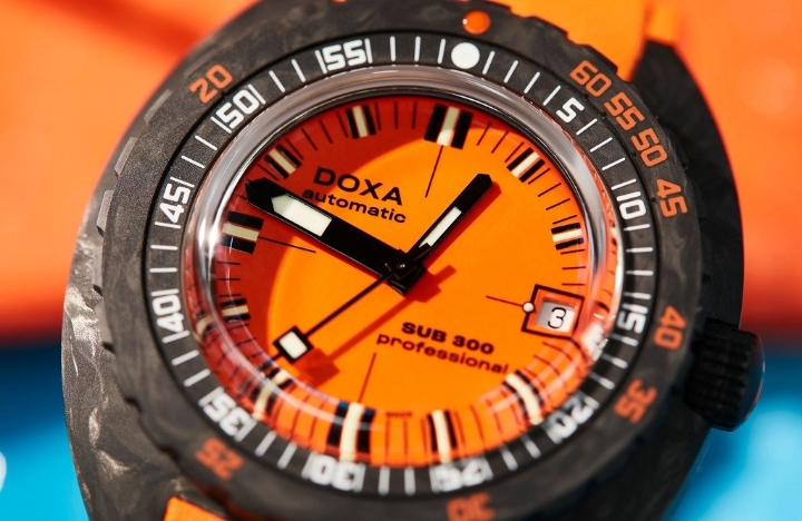 Obrazek DOXA Doxa SUB 300 Carbon Professional