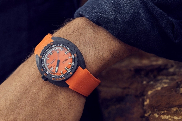 Obrazek DOXA Doxa SUB 300 Carbon Professional