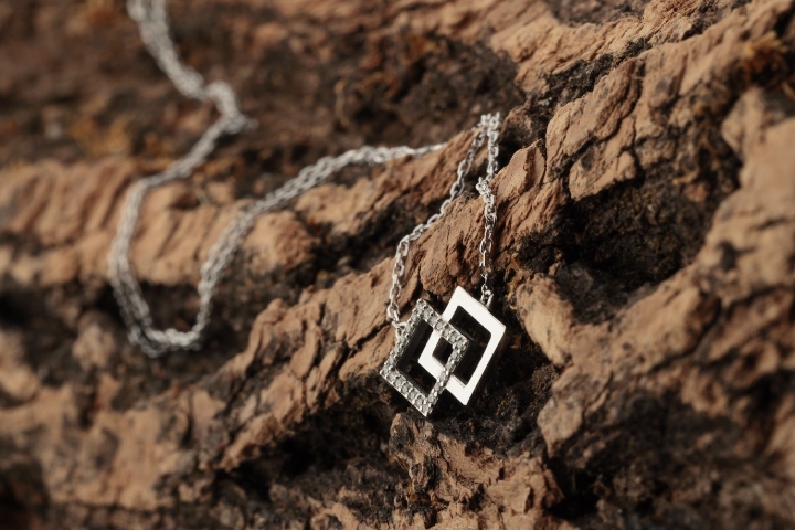 Obrazek Naszyjnik LOEE Pure z białego złota z diamentami