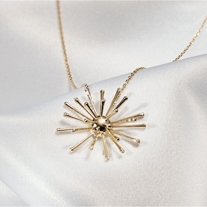 Obrazek LOEE Naszyjnik StarDance 2023 z żółtego złota z diamentami