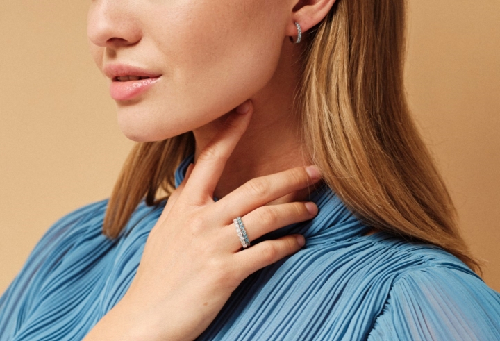 Obrazek Kolczyki LOEE Glare z białego złota z topazami