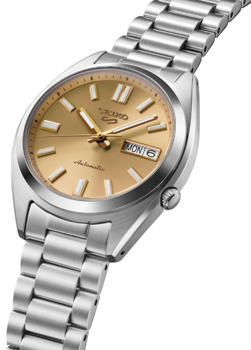 Obrazek Seiko 5 Sports SNXS ‘Gold Cufflinks’