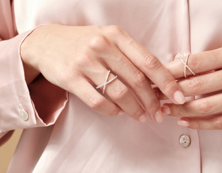 Obrazek Pierścionek LOEE Pure z białego złota z diamentami