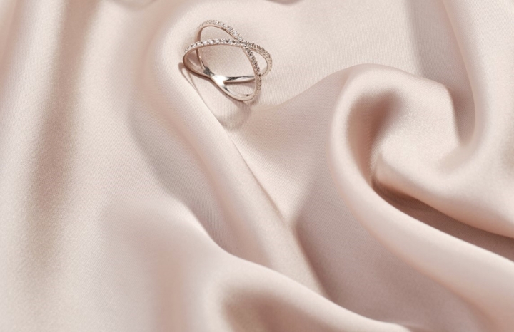 Obrazek Pierścionek LOEE Pure z białego złota z diamentami