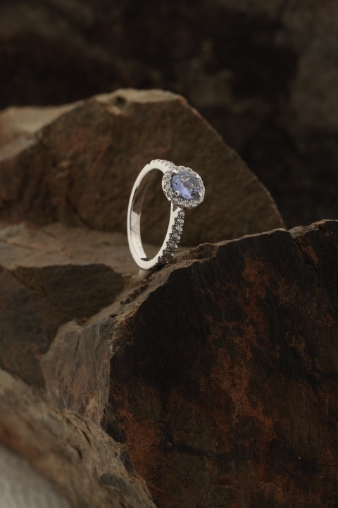 Obrazek Pierścionek LOEE Palette Diamonds z białego złota z diamentami i tanzanitem