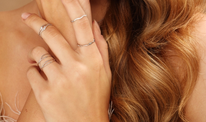 Obrazek Pierścionek LOEE Essence z białego złota