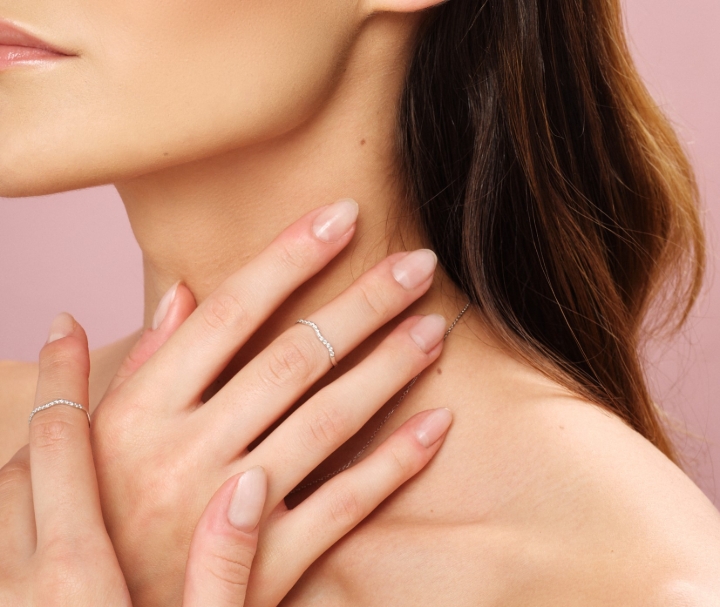 Obrazek Pierścionek LOEE Essence z białego złota z diamentami