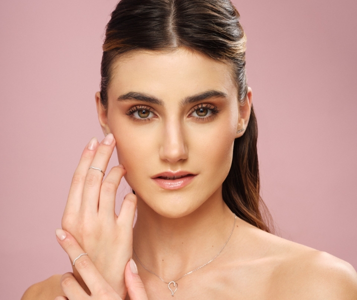 Obrazek Pierścionek LOEE Essence z białego złota z diamentami