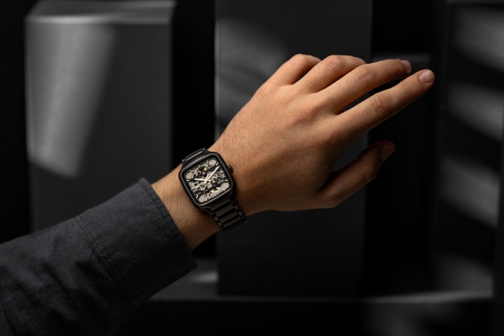 Obrazek RADO Rado True Square Automatic Skeleton