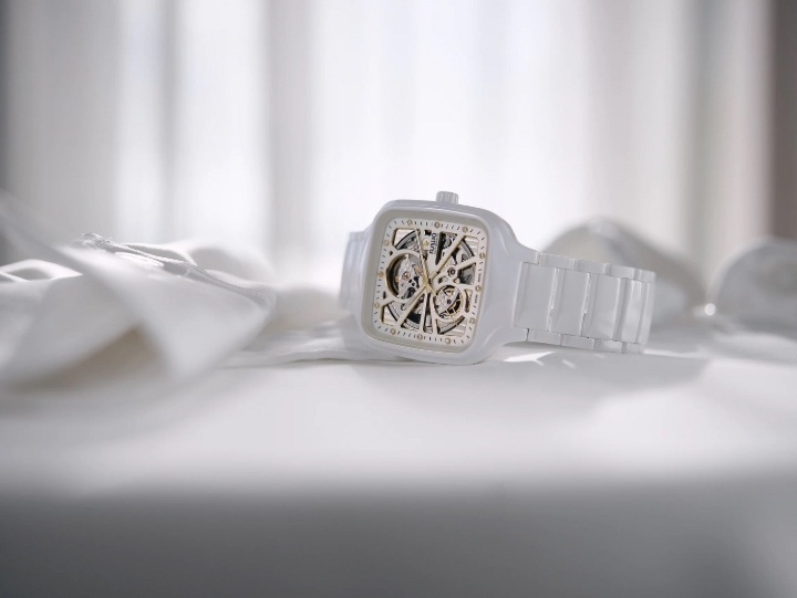 Obrazek RADO Rado True Square Automatic Open Heart