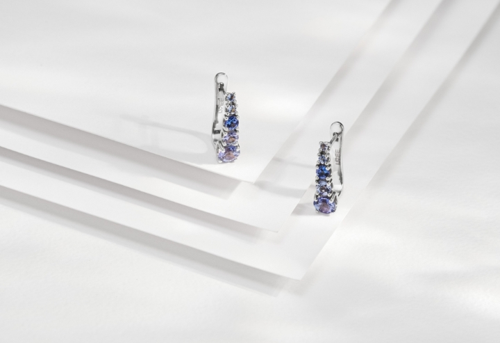 Obrazek Kolczyki LOEE Glare z białego złota z tanzanitami
