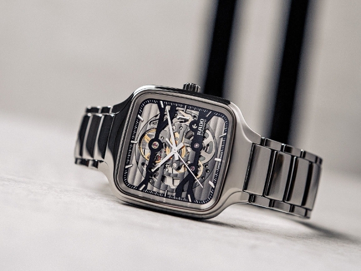 Obrazek RADO Rado True Square Automatic Skeleton