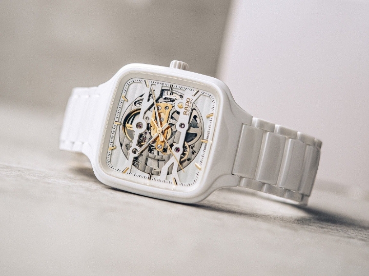 Obrazek RADO Rado True Square Automatic Skeleton