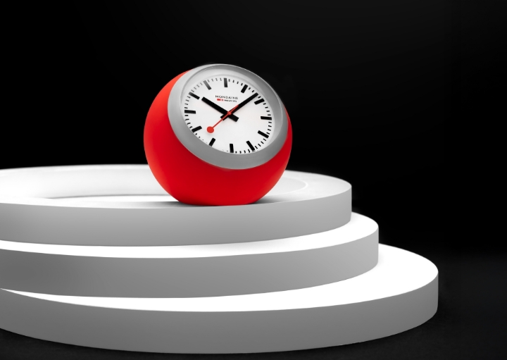 Obrazek MONDAINE Globe Clock