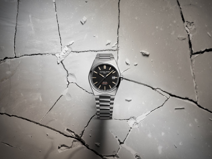 Obrazek Frederique Constant Highlife Automatic COSC