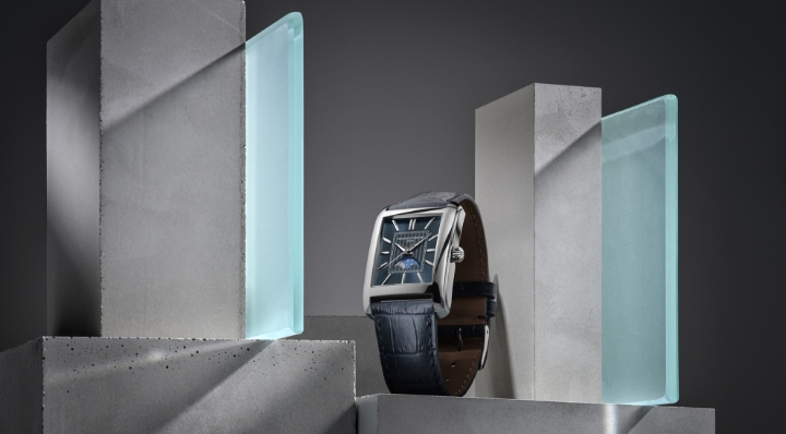 Obrazek Frederique Constant Classics Carrée Moonphase Automatic