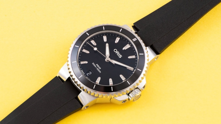 Obrazek Oris Aquis Date Diamonds