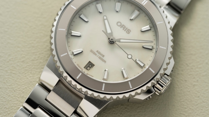 Obrazek Oris Aquis Date