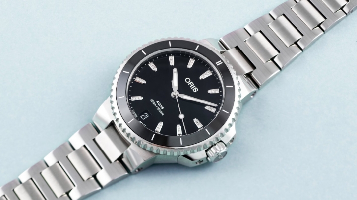 Obrazek Oris Aquis Date Diamonds