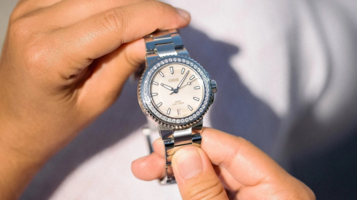 Obrazek Oris Aquis Date Diamonds