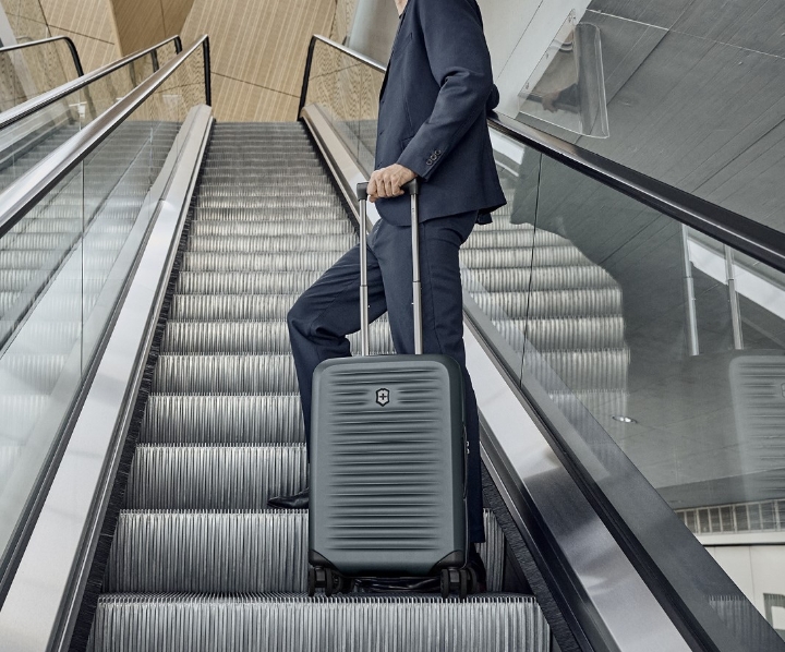 Obrazek Walizka Podręczna Victorinox Airox Advanced Frequent Flyer Storm Expandable