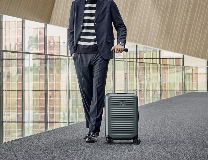 Obrazek Walizka Podręczna Victorinox Airox Advanced Frequent Flyer Storm Expandable