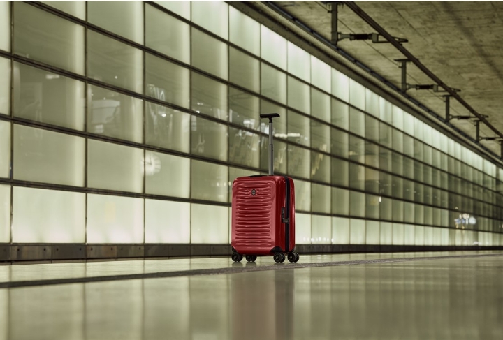 Obrazek Walizka podręczna Victorinox Airox Hardside