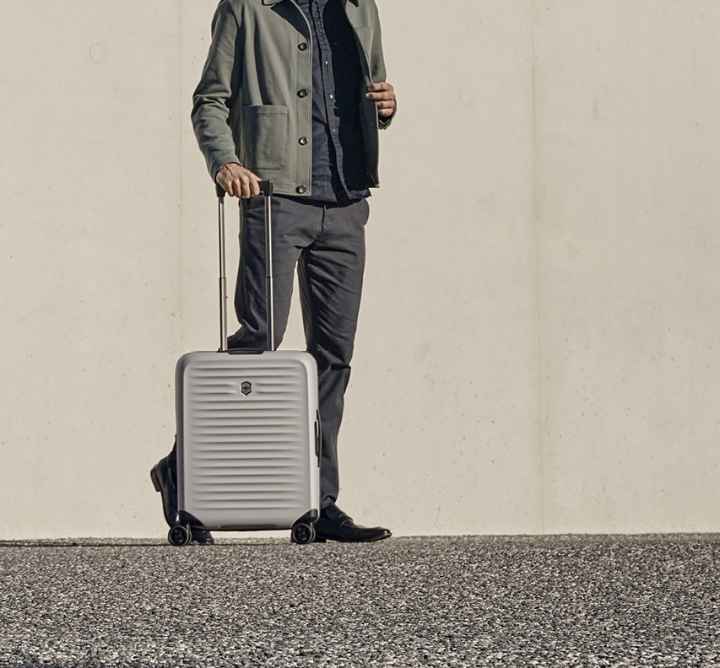 Obrazek Walizka podręczna Victorinox Airox Advanced Stone White Expandable