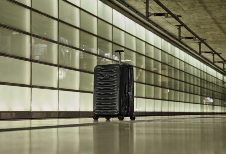 Obrazek Walizka Victorinox Airox Large Hardside