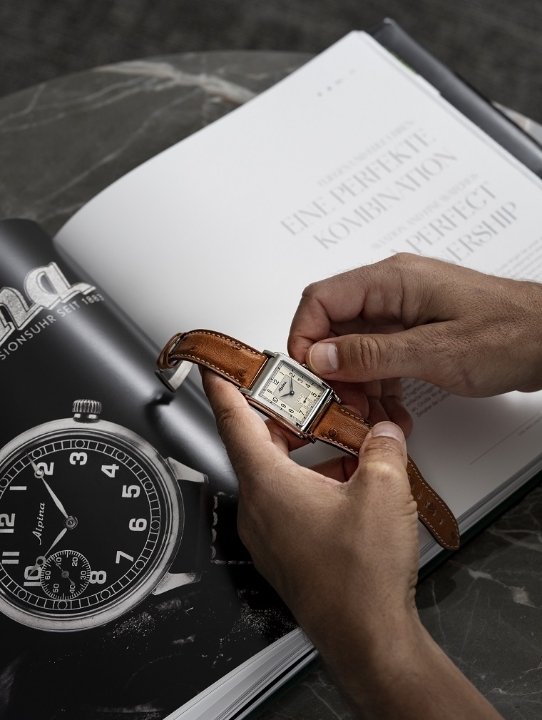 Obrazek Alpina Alpiner Heritage Carrée Automatic 140 Years