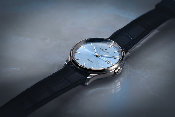 Obrazek Perrelet Weekend 3 Hands Ice Blue