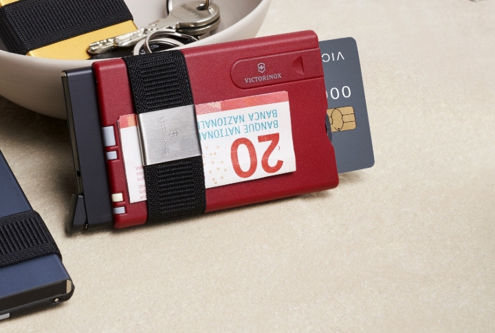 Obrazek Portfel Victorinox Smart Card - czerwony/czarny