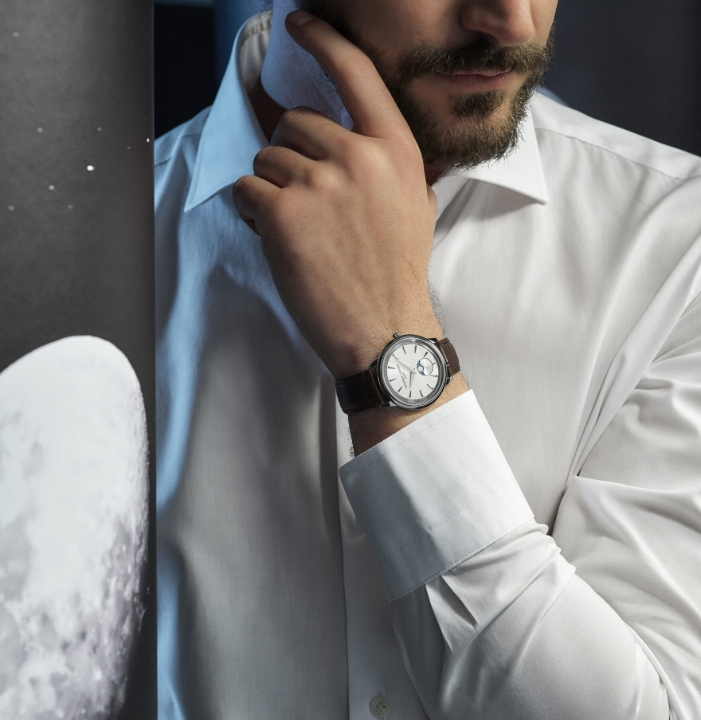 Obrazek Frederique Constant Classics Moneta Moonphase