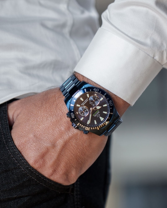 Obrazek Jaguar Executive Diver Hybrid