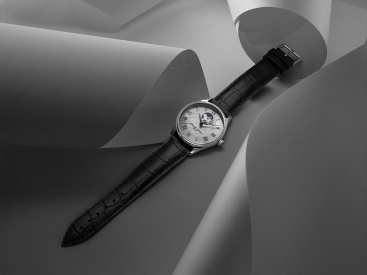 Obrazek Frederique Constant Classics Heart Beat Automatic